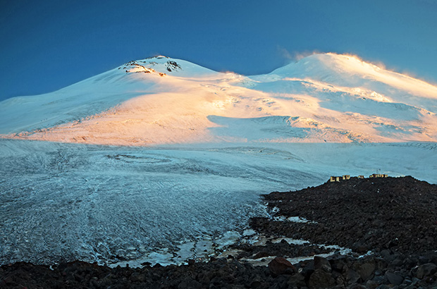 Северный склон Эльбруса - второй по популярности и сложности маршрут на Эльбрус