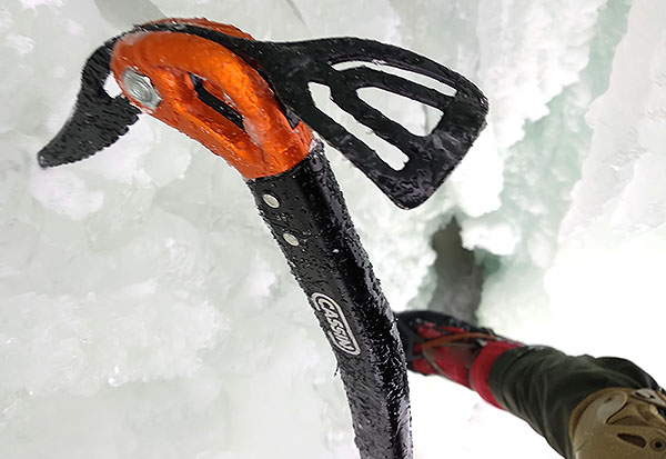 CAMP X-Light climbing ice axe