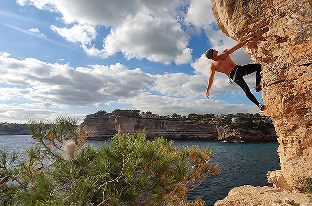 Winter rockclimbing in Mallorca - it is ideal paradise training conditions