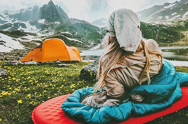 A set of a good sleeping bag and a comfortable mat is a guarantee of your comfortable night's rest on the mountain route
