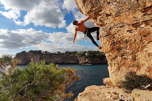 Rockclimbing in one of the most beautiful and unusual climbing sectors of Mallorca - Cala Figuera