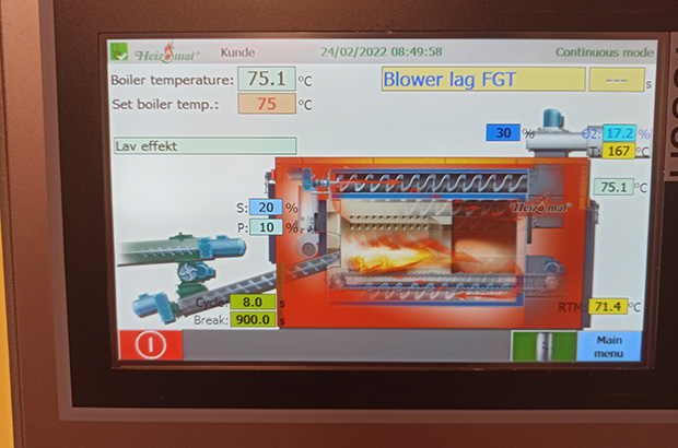 Screen of the ultra-modern autonomous heating system of the Old School of Rjukan