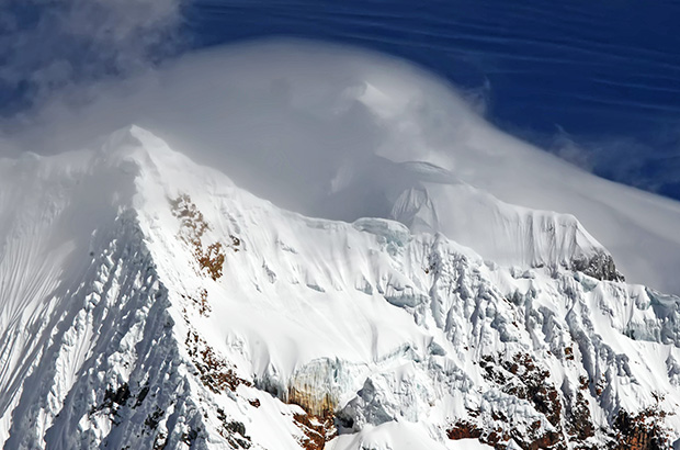Вершина Сиула Гранде одевается в облачную вуаль - плохой признак. Погода скоро испортится