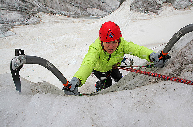 Summer iceclimbing trainings are usually carried out with top rope belay