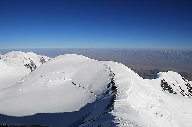 Acclimatization at the altitudes above 5000 m, climbing Aconcagua and Ojos del Solado