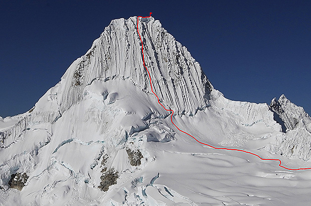 Nevado Alpamayo climbing route