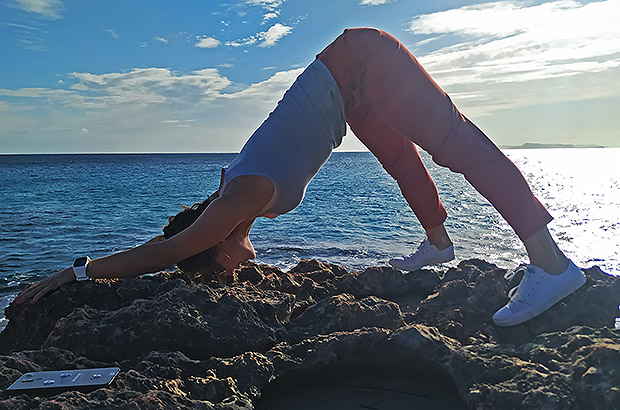 The advantage of yoga is that you can take your favorite poses and positions at any time, in any location.