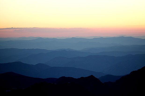 Рассвет в горах Алтая - фантастическое зрелище начала нового дня.