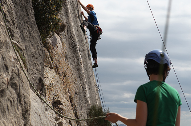 Learning to belay is a key element of climbing training. Mallorca, MCS AlexClimb Climbing School