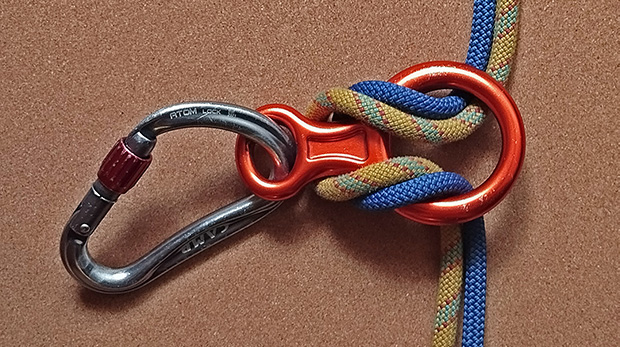 Using the Figure Eight as rappel device for a double rope