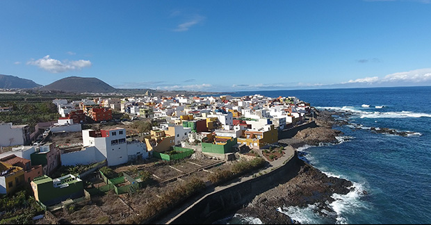 The currently inhabited part of Tenerife looks approximately the same along the entire coast