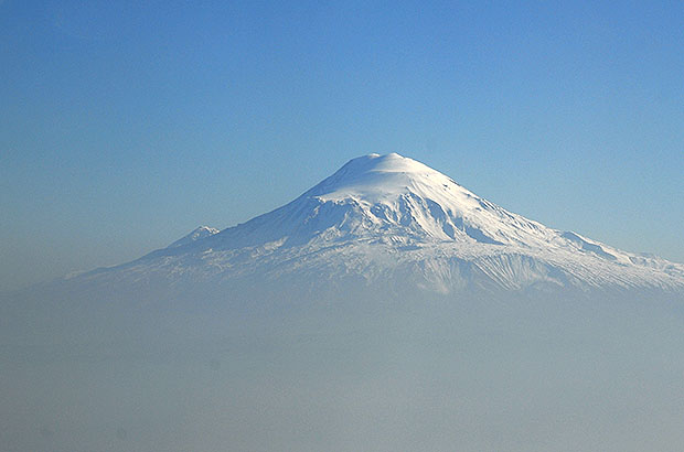 Вершина Арарат, вид из Еревана