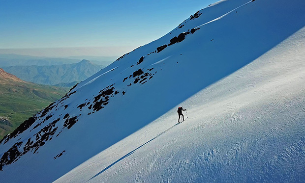 Climbing Mount Bazarduzu in Dagestan - the alpine route of initial difficulty