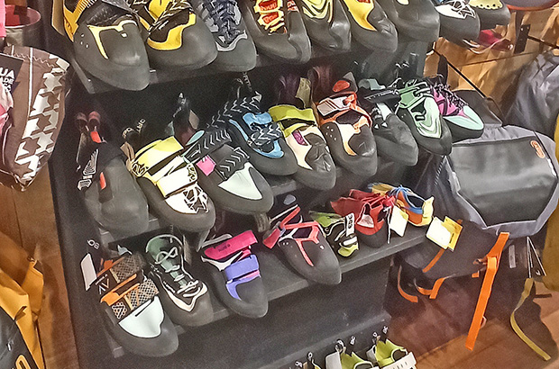 Choosing your first pair of rock climbing shoes is a very important moment. The future of your new hobby depends on it