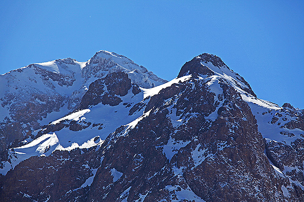 Тубкаль после снегопада выглядит нарядно
