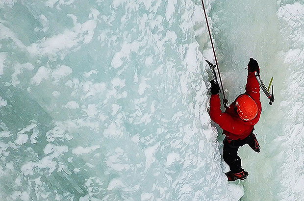 Iceclimbing programs on the frozen waterfalls