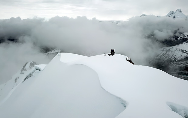 On the Alpine Circuit route in the Cordillera Huayhuash