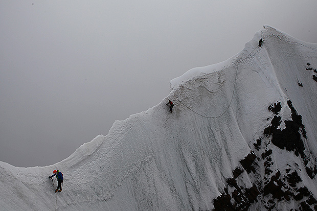 Восхождение Школы MCS AlexClimb на вершину Ушба, Кавказ, Грузия