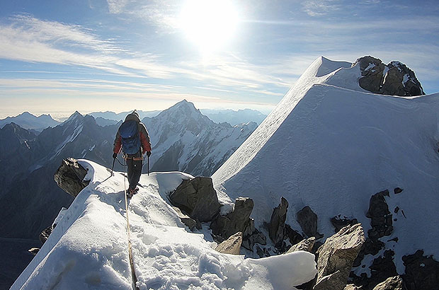 On the ascent route to Dykh-Tau, the summit ridge