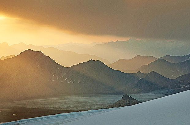 Sunset on the endless snow fields of the slopes of Mount Elbrus