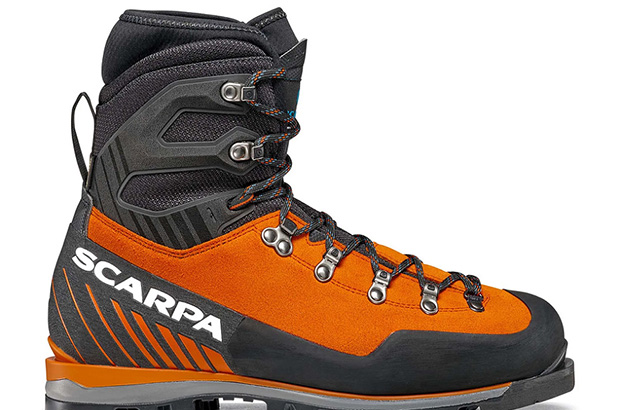 The optimal category of boots for climbing Mount Elbrus in summer
