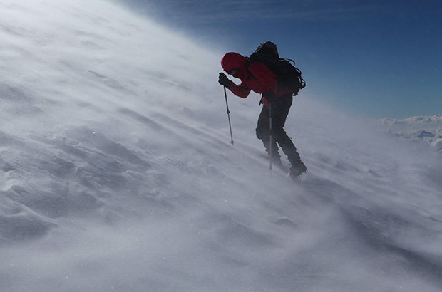 Ничего особенного - просто восхождение на Эльбрус в условиях умеренного ветра. Высота 5200 м