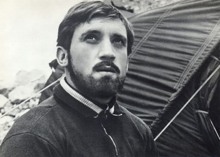 Vladimir Vysotsky in the famous movie of the soviet Era - Vertical