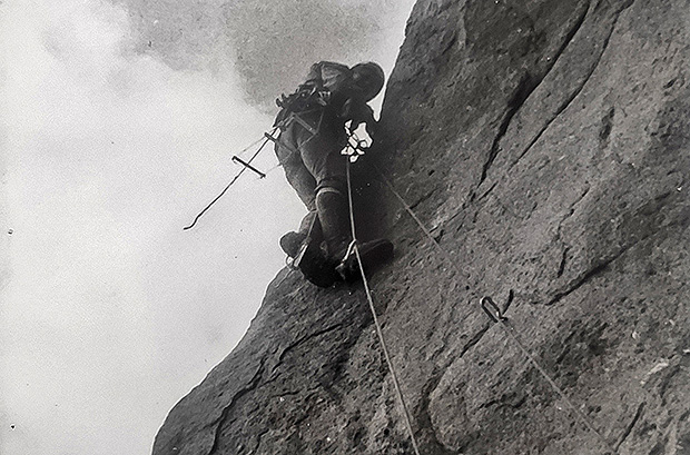 T. Lukashvili's team's ascent of Mount Elbrus along the Kyukkyurtlu Face in 1981