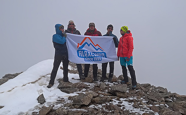 На вершине Курмычи 4070м