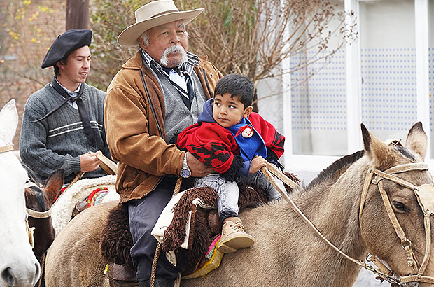 Representatives of all 4 generations took part in the procession of gauchos dedicated to Defunta Correa - the elderly, young, teenagers and very small gauchos as well