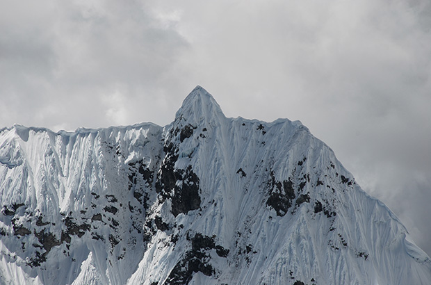 It is difficult to find in other mountains anything similar to the variety of snow forms that adorn the peaks of the Cordillera Huayhuash