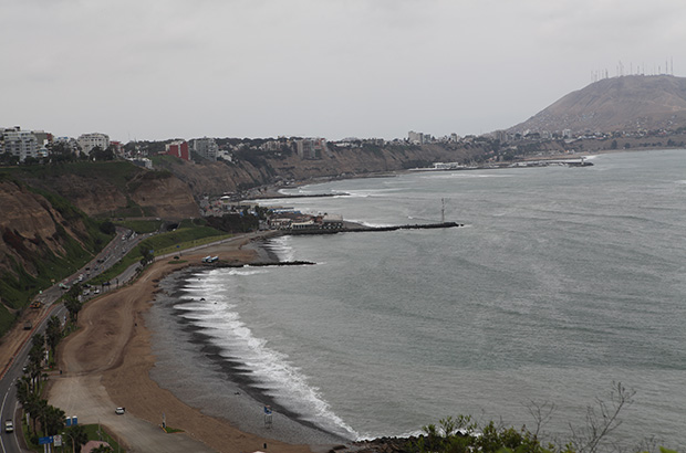 The usual picture in Lima is a gloomy sky, fog and the bustle of a huge city