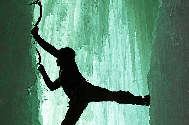 Iceclimbing training is the perfect combination of sport and outdoor aesthetics