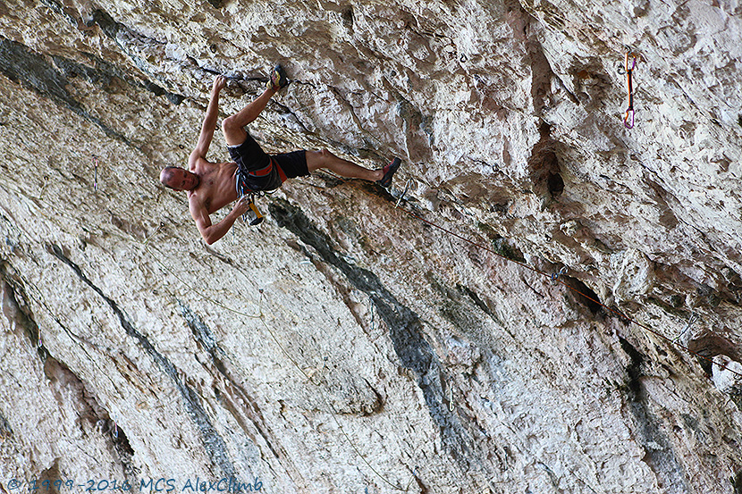 Motivation in rockclimbing - interview with Eva Lopes