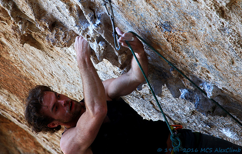 Teaching of the rockclimbing thechnics and developing of the power of the hands when training in the climbing gym