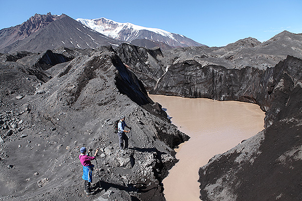 В условиях экспедиций на Камчатке - связь - это один из ключевых аспектов безопасности