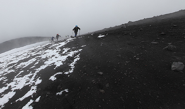 Подъём группы на кратер Ключевской сопки