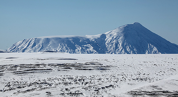 Ледник Эрмана и вулкан Острый Толбачик