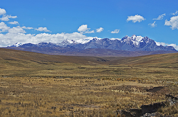 Endless expanses of the high Sierra in Peru