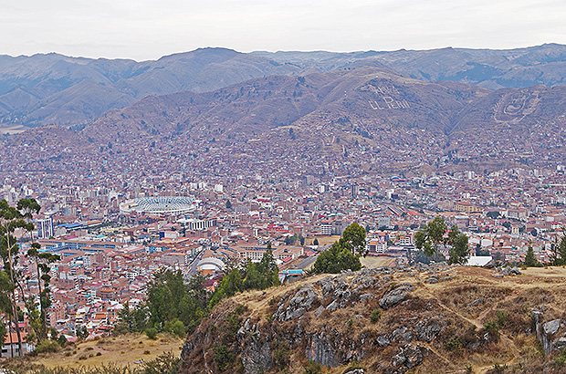 Куско, Перу - столица одноимённого региона, расположена на высотах 3300-3700 м