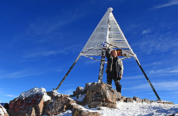 На вершине горы Тубкаль, Марокко