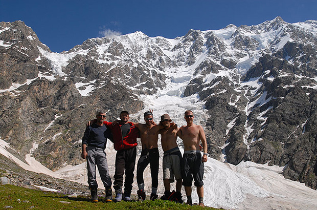 Восхождение на вершину Шхара по Южной стене, Кавказ