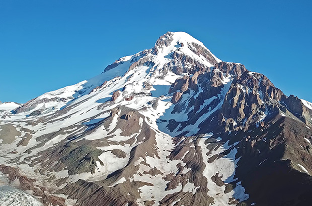 Climbing Mount Kazbek - you can climb this mountain in 2-3 days, fueled by dreams of delicious khinkali - you can smell the next photo, their aroma is unique