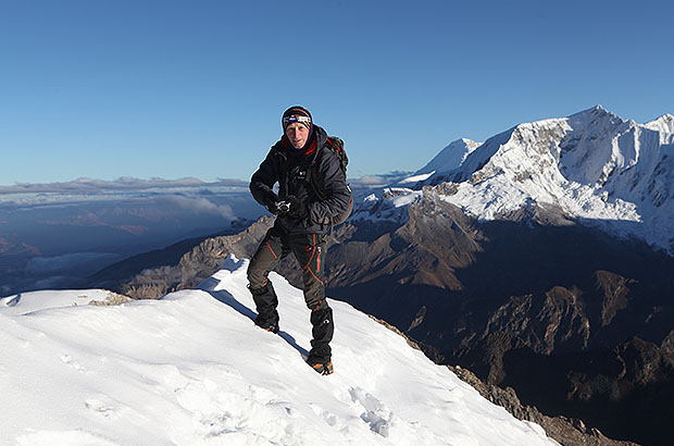 On the top of Mount Ishinka, acclimatization before climbing Nevado Alpamayo