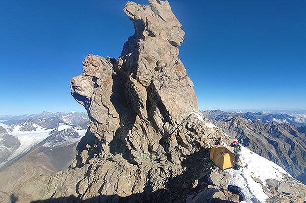 Camp 4800, climbing Dykh Tau