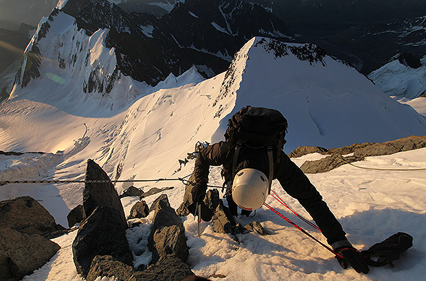 Climbing alpine routes of high difficulty in Altai - Delone Peak