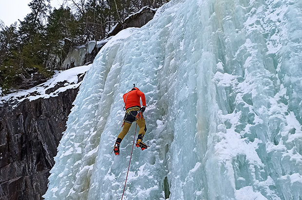 Iceclimbing on the cascades in the Rjukan area