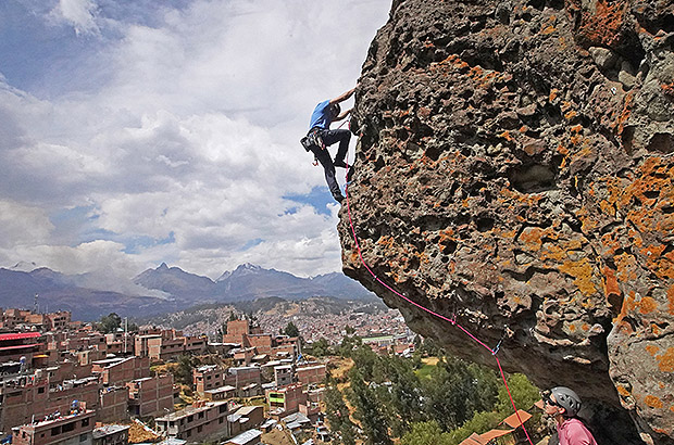 Rockclimbing near Huaraz in the Los Olivos sector