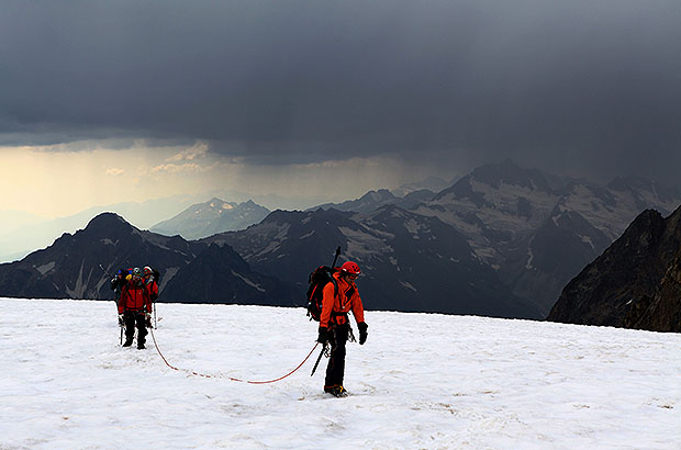 Ascent to the Ushba pass