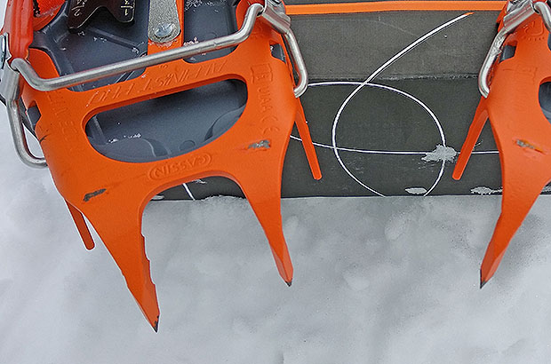 Forced front points of technical climbing crampons